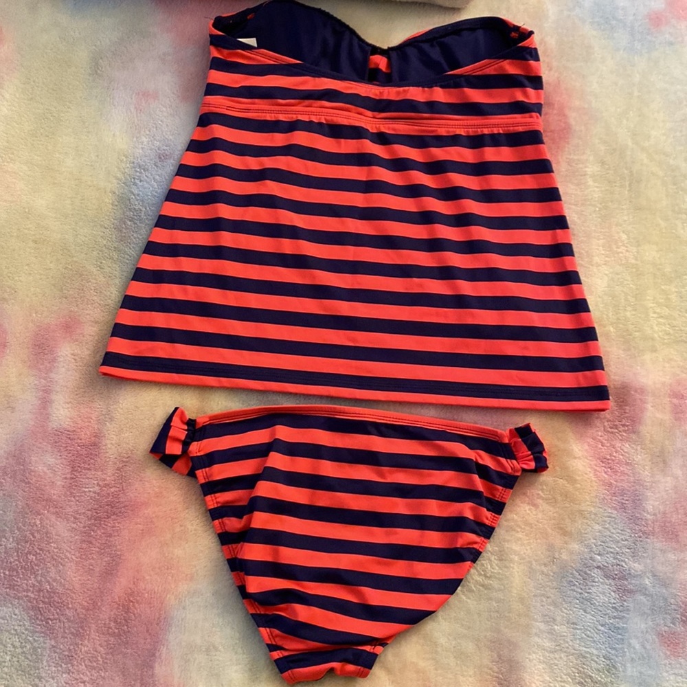 Two piece bathing suit - Picture 4 of 9
